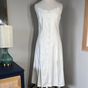 🆕White Sleeveless Buttoned Sundress
